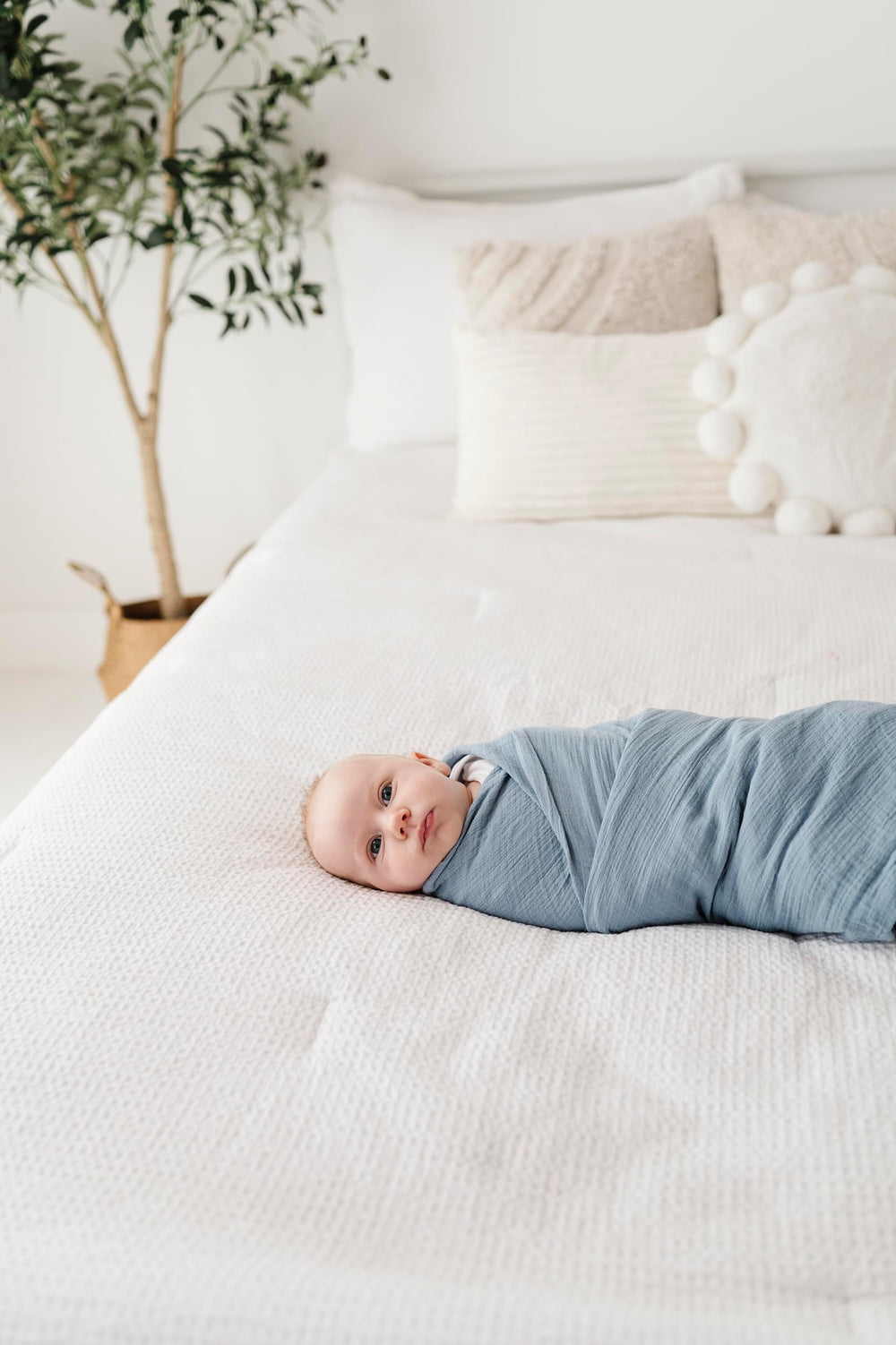 elys-co bluebell swaddle-nursery-use creates a cozy sleep cue