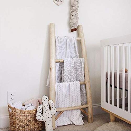 Ely's & Co grey design variant A swaddle close-up showcases unisex style.