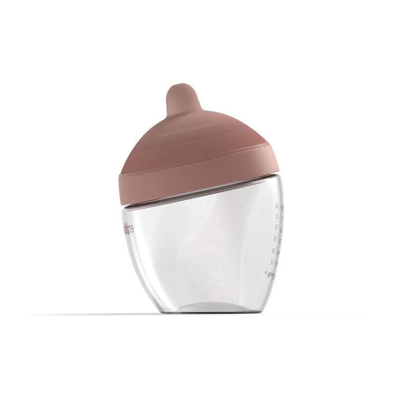 Emulait Glass Classic Bottle nipple demonstrates realistic latch for natural feeding.
