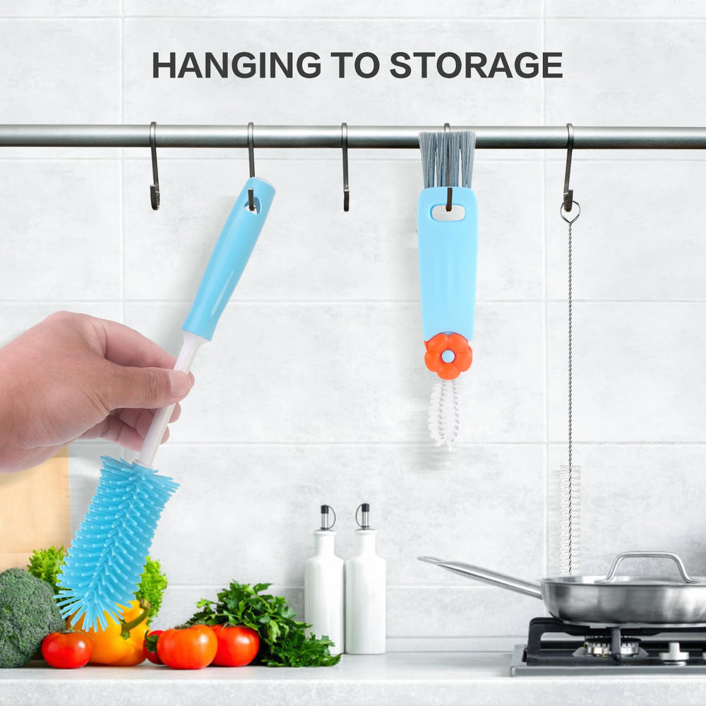 Engorgio extended-handle brush ensures reach to hard-to-clean bottle interiors.