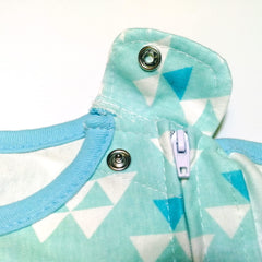 Enrich YLife swaddle sack green arm-in mode showcases snug wrap for secure sleep.
