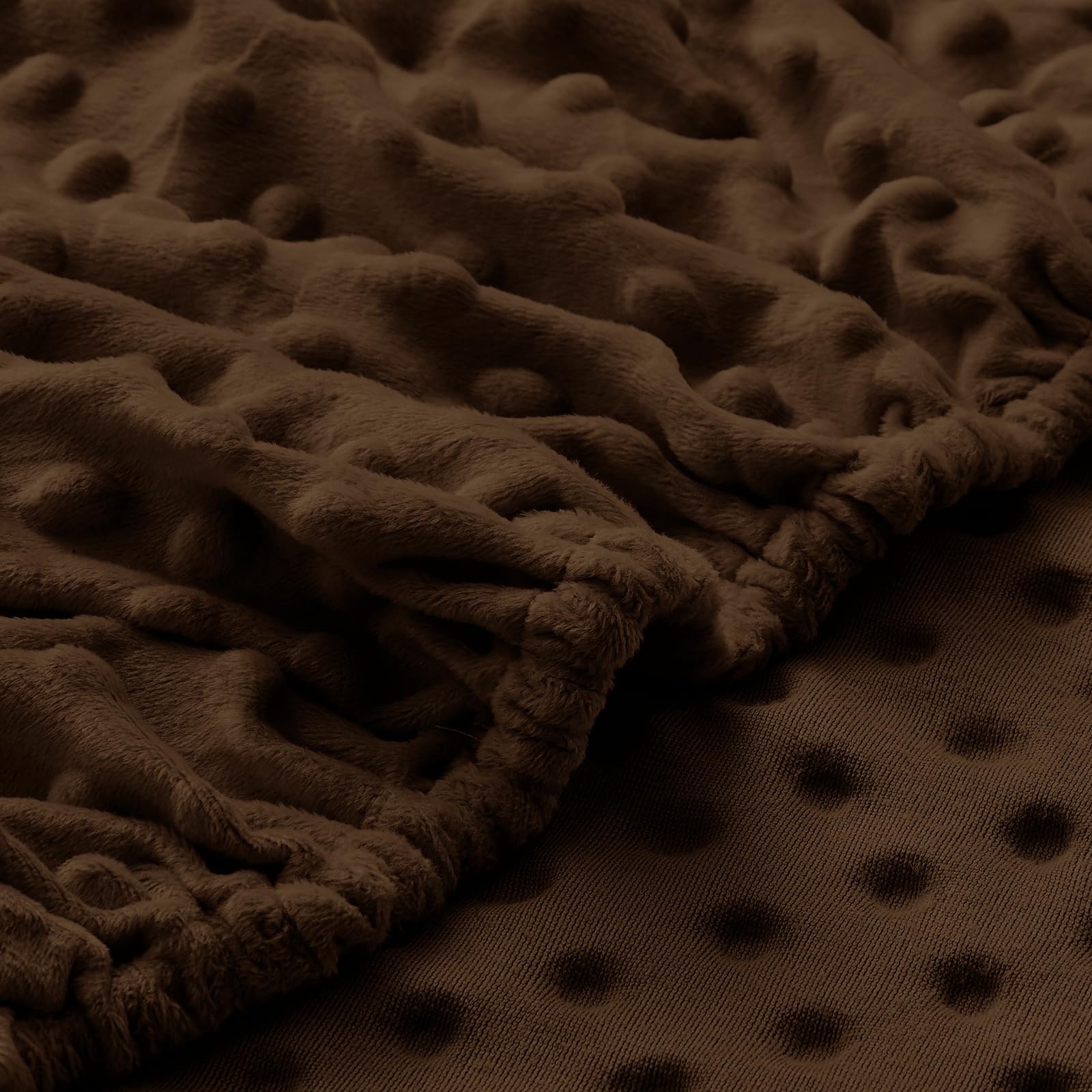 Entisn Minky Dot texture image highlighting gentle tactile dots