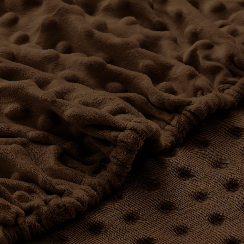 Entisn Minky Dot texture image highlighting gentle tactile dots