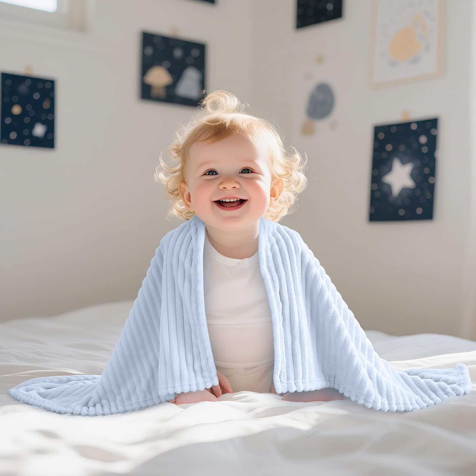 Gift-ready Eonkasp baby blanket in blue stripes for new families.