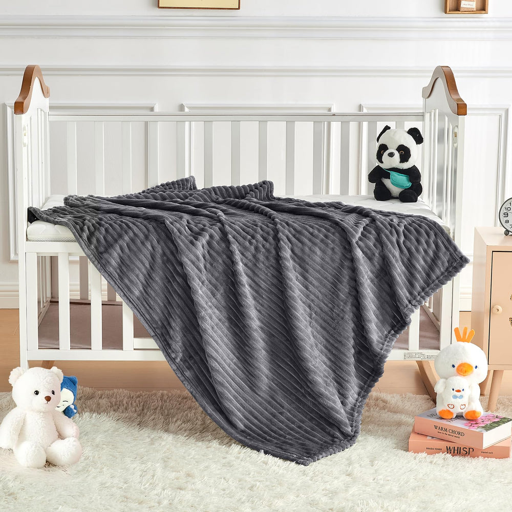 Eonkasp lightweight warmth microfiber blanket for year-round comfort