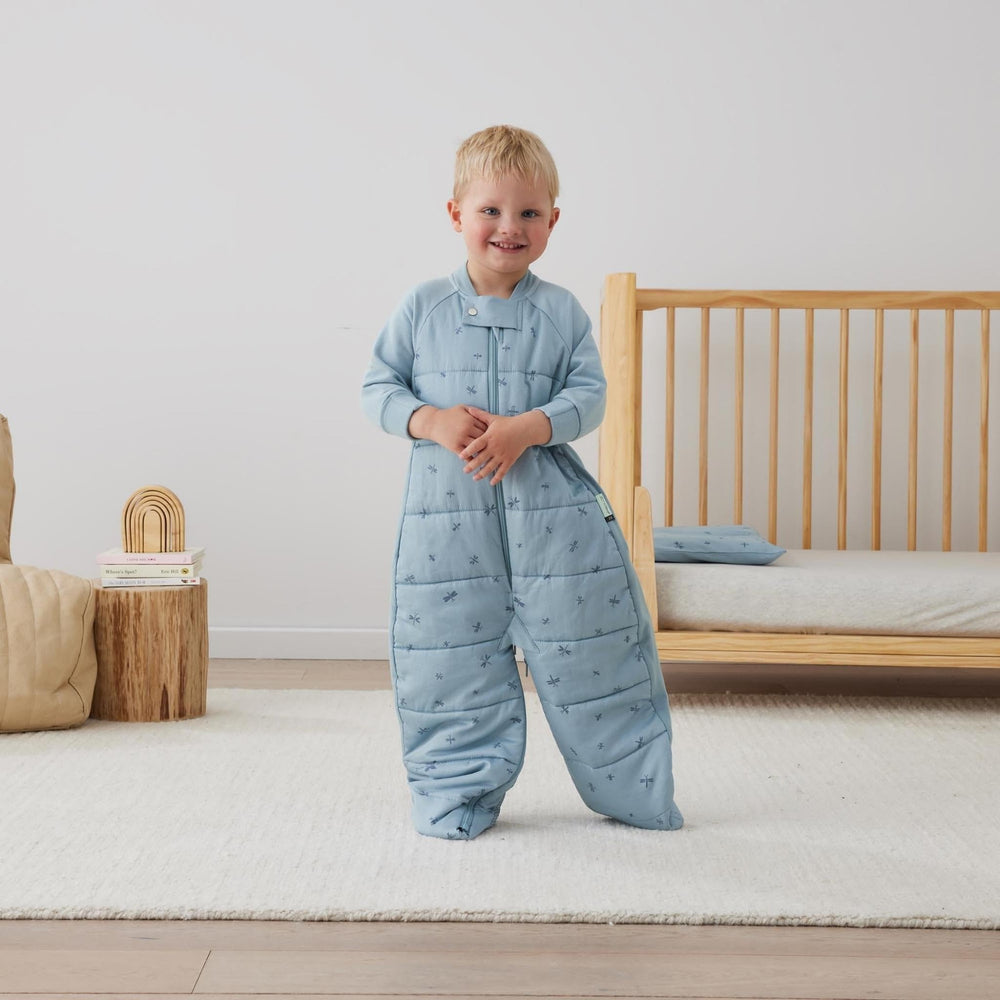 ergoPouch Sleep Suit Bag 2.5 tog demonstrates temperature-regulated warmth for overnight comfort.