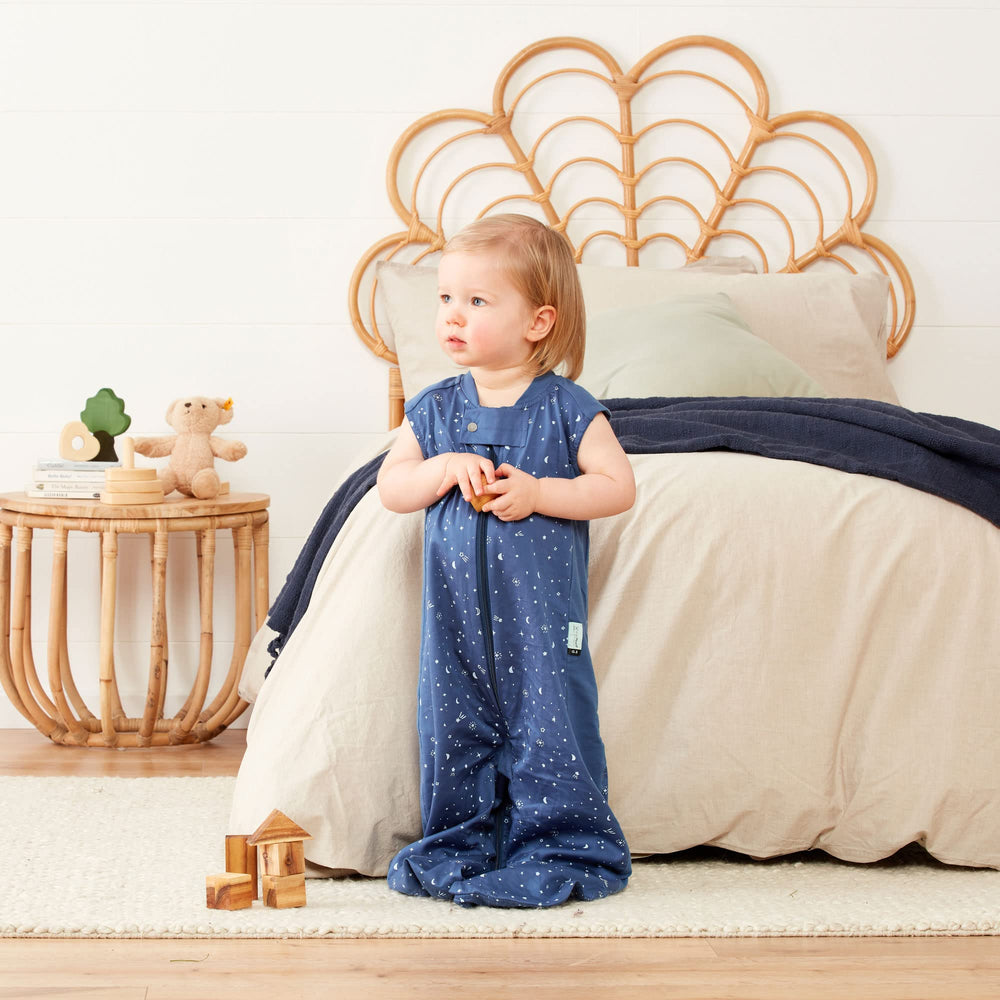 ergoPouch Sleep Suit Bag harness compatibility supports safe travel in car seats.