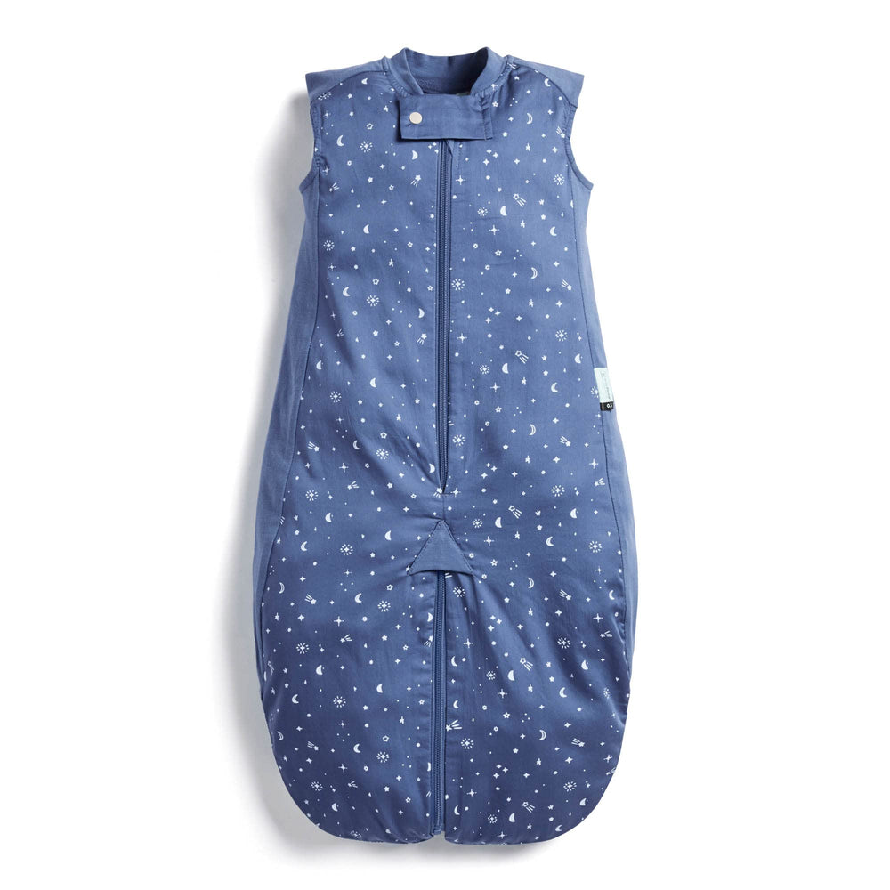 ergoPouch Sleep Suit Bag leg mode shows stable posture for stroller naps.