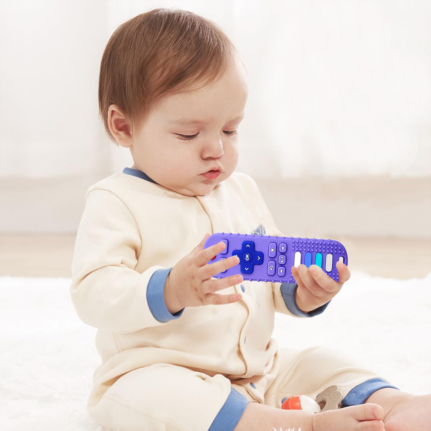 ERSIHUA remote teether showcases durable one-piece silicone design