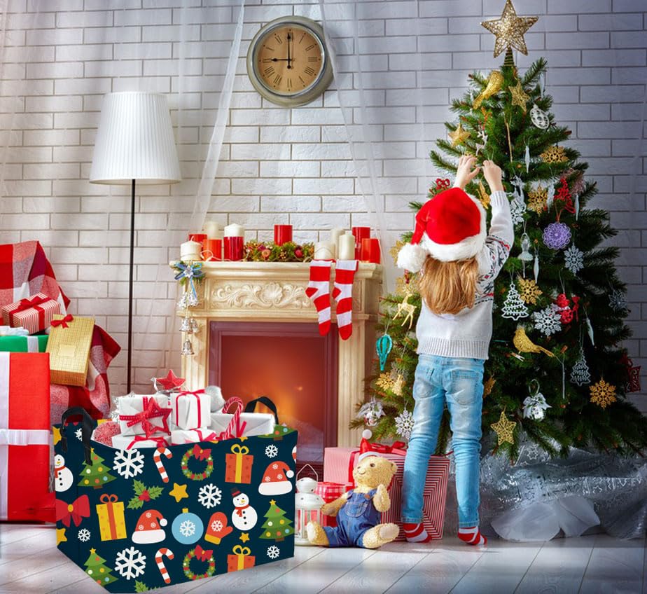 Essme Christmas basket with thick cotton rope handles for easy transport.