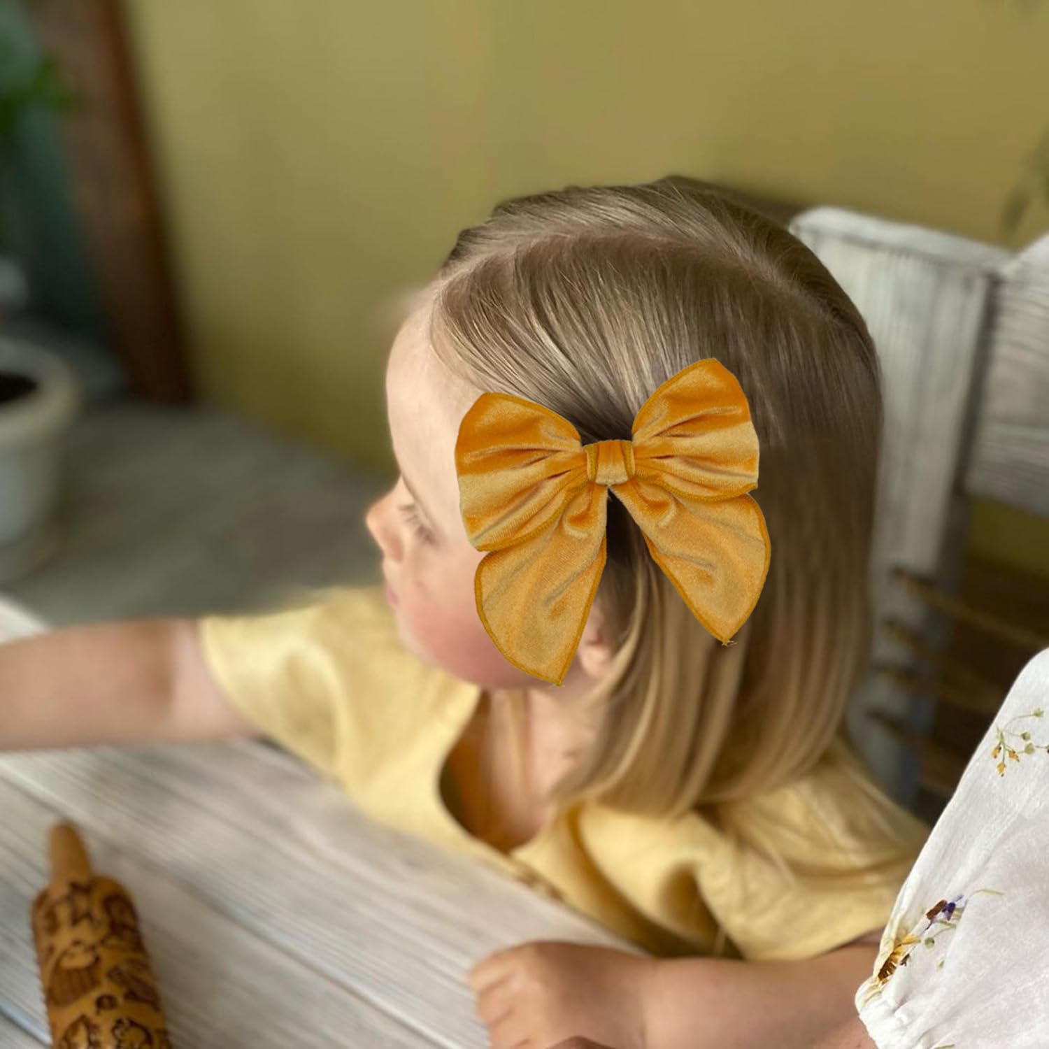Esumun gift-ready velvet bow set great for baby showers and birthdays.