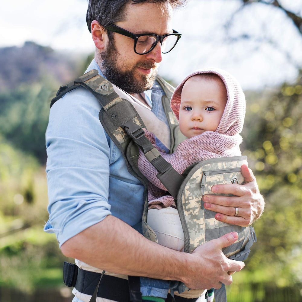 ETHAN ANTHONYS Military Inspire bottle holder keeps drinks accessible during hikes or walks.