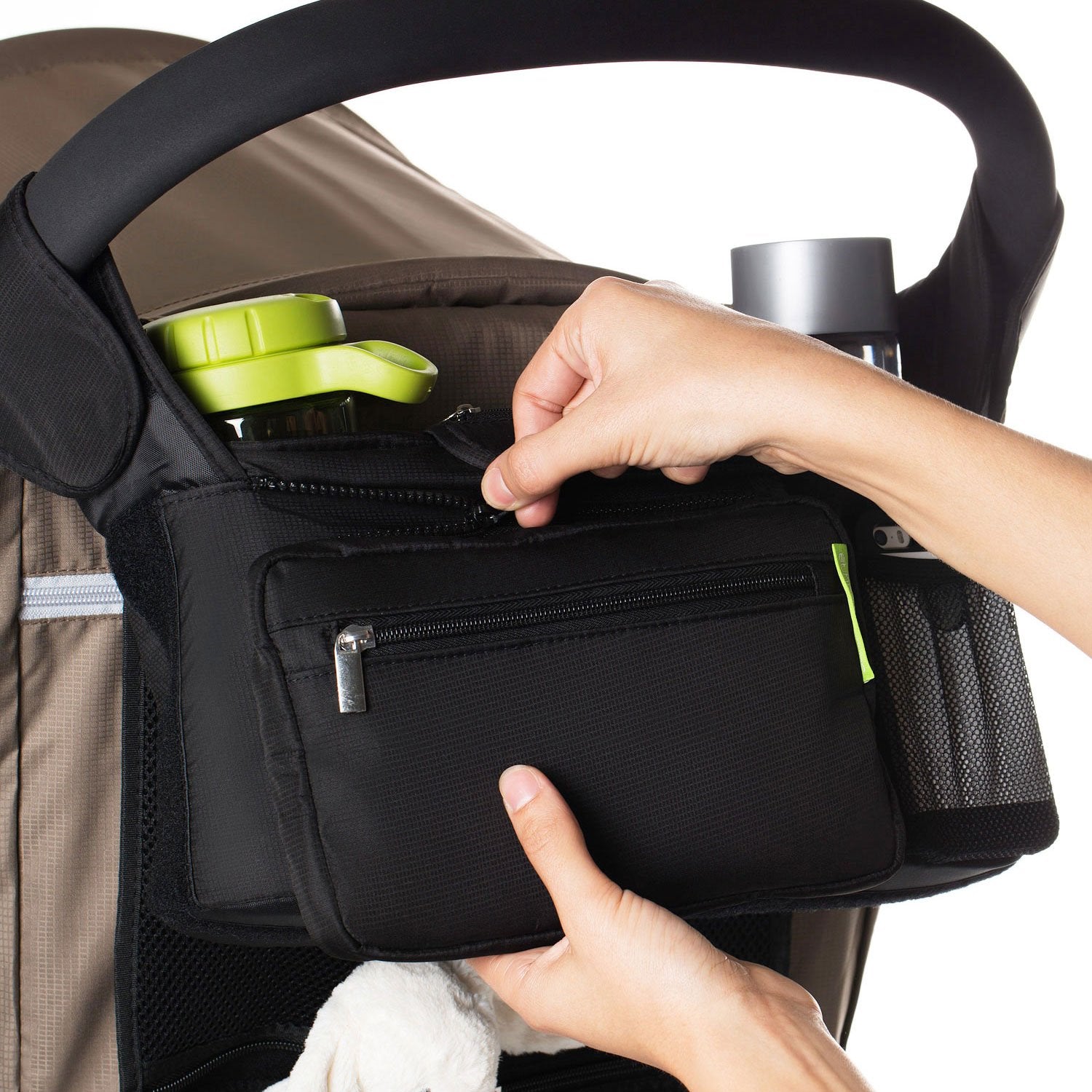 Ethan & Emma detachable bag adds versatile storage on trips