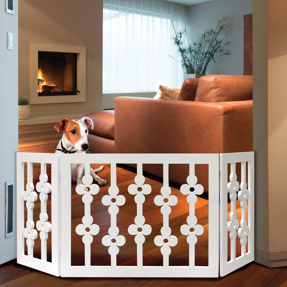 Etna White Floral Gate close-up shows solid wood construction and durable hinges.