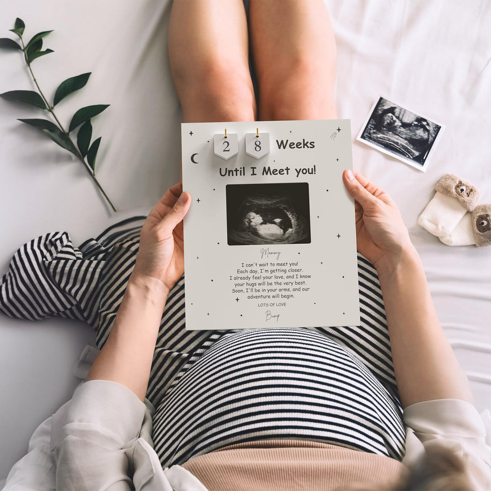 EURSET ultrasound photo frame holds 4x3 image for baby announcements and nursery keepsakes.