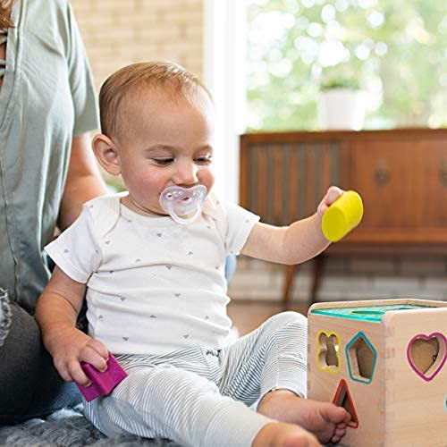 Evenflo Balance bottle and pacifier set offers versatile feeding options