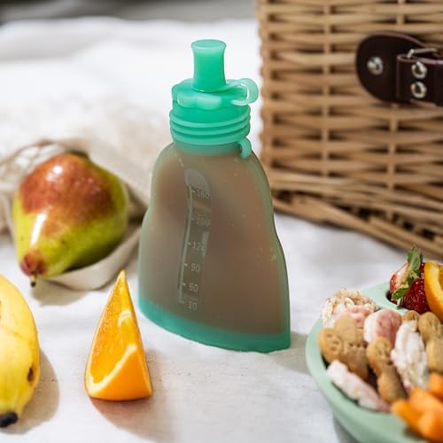Everusely leakproof spillproof design showcased during active snacking