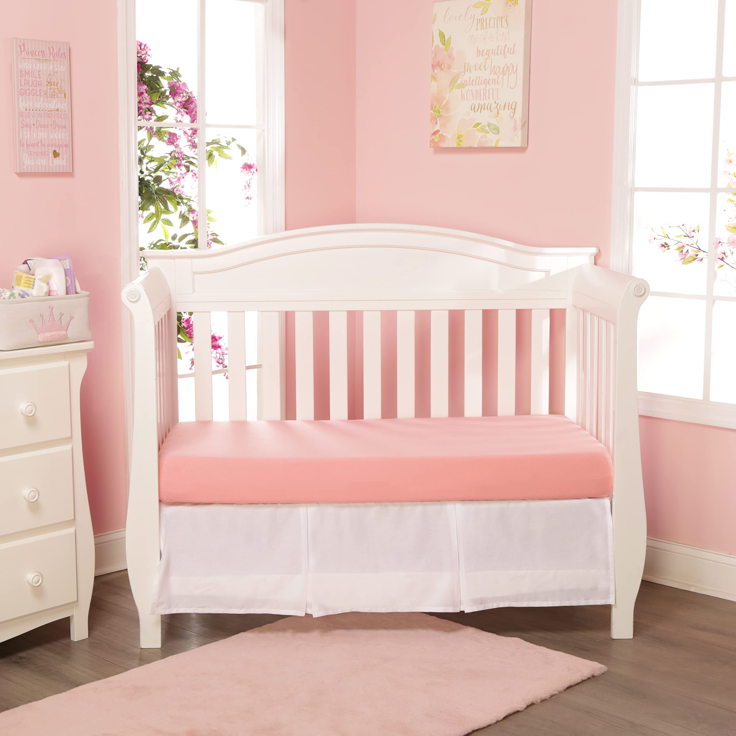 Everyday Kids crib fitted 28x52 image highlights secure mattress wrap