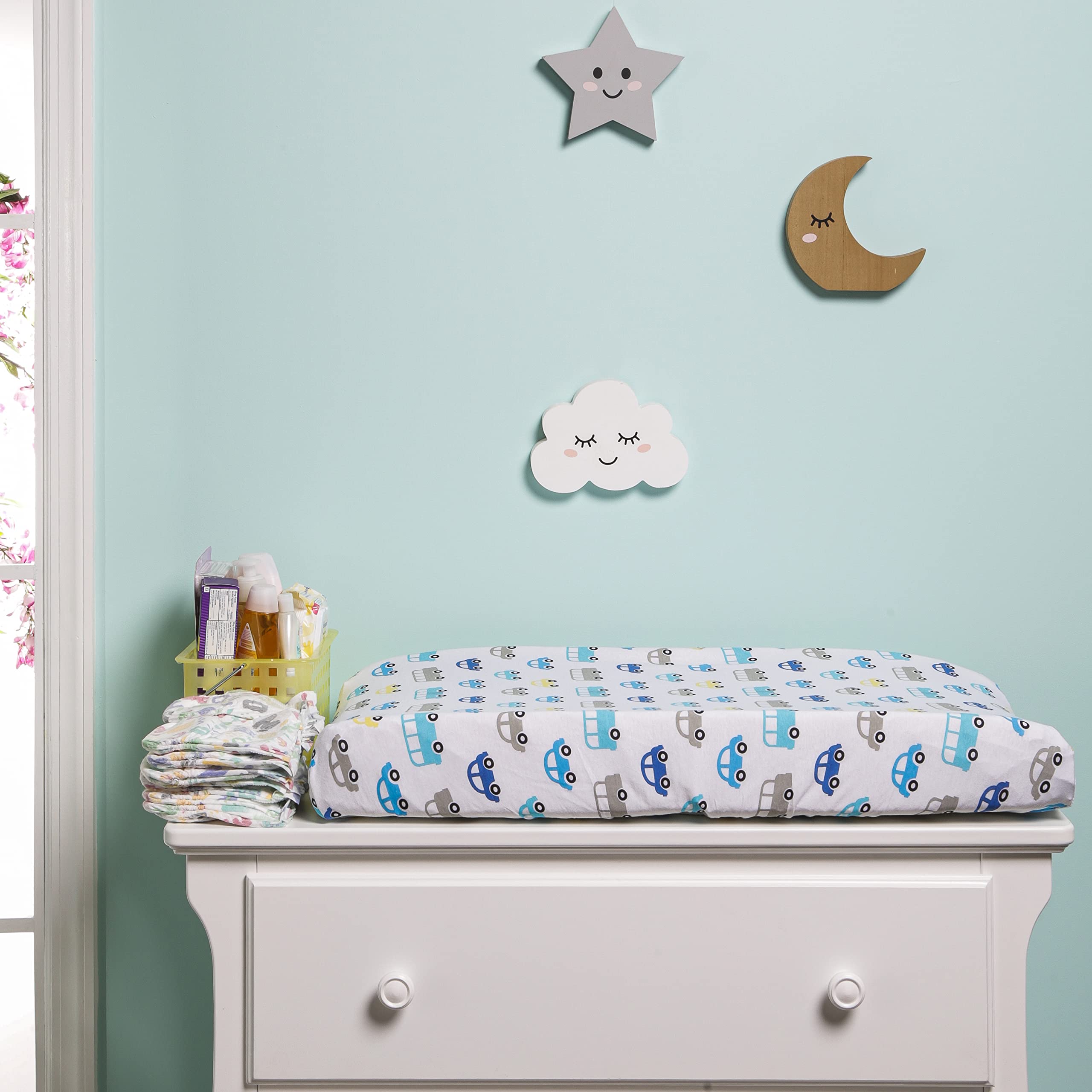 EVERYDAY KIDS machine-washable cover cleans easily and preserves color through washes.