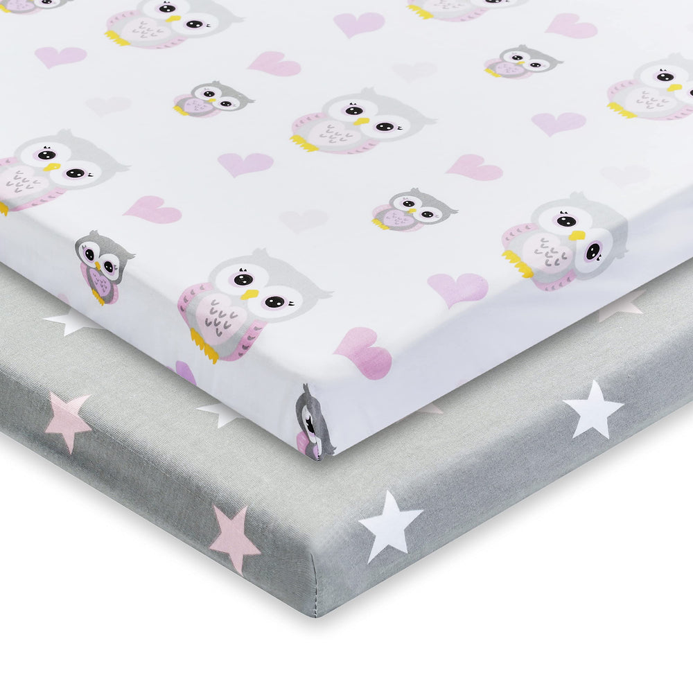 Everyday Kids cradle sheets jersey knit close up emphasizes breathable fabric and durability