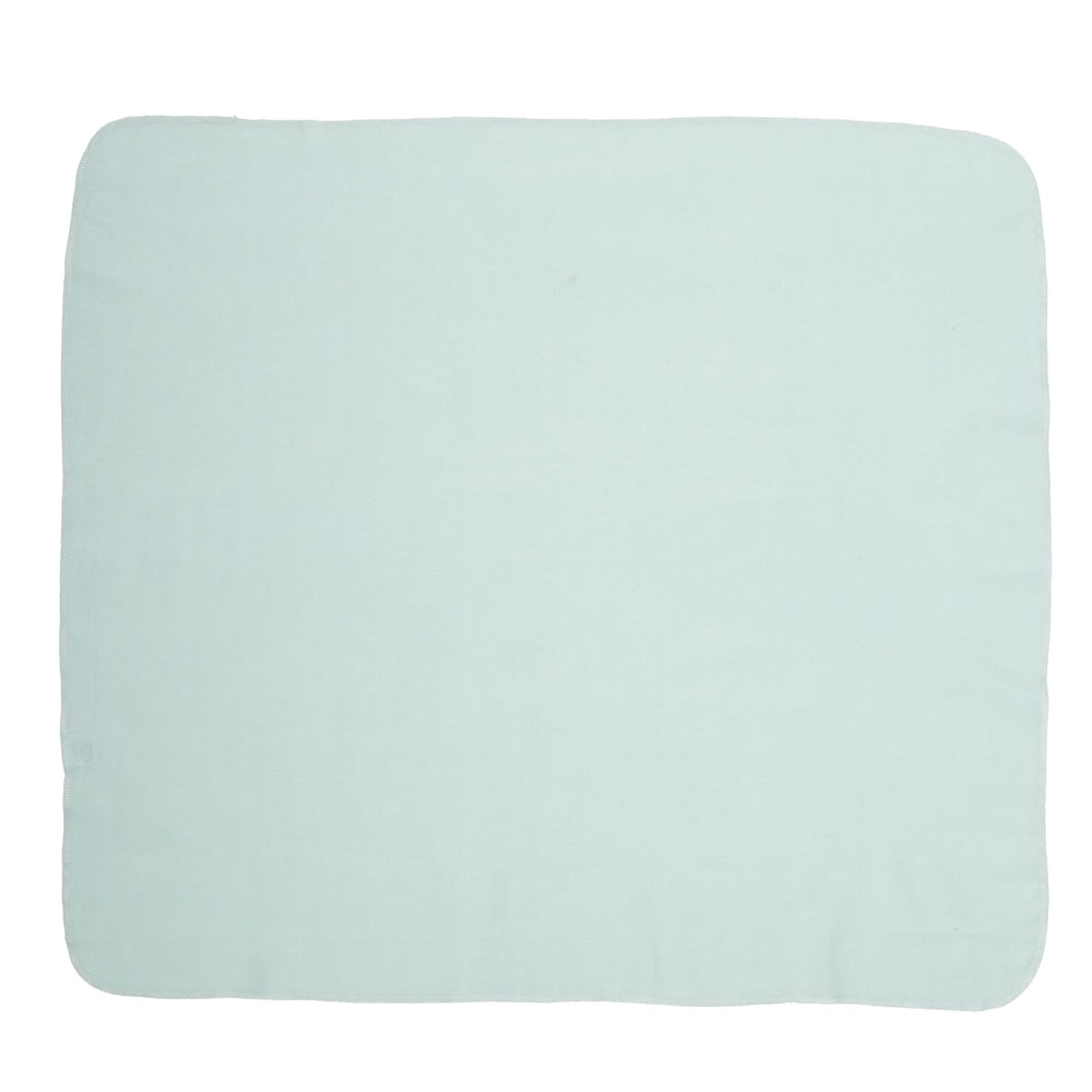Everyday Kids machine-washable blankets stay soft after washing.