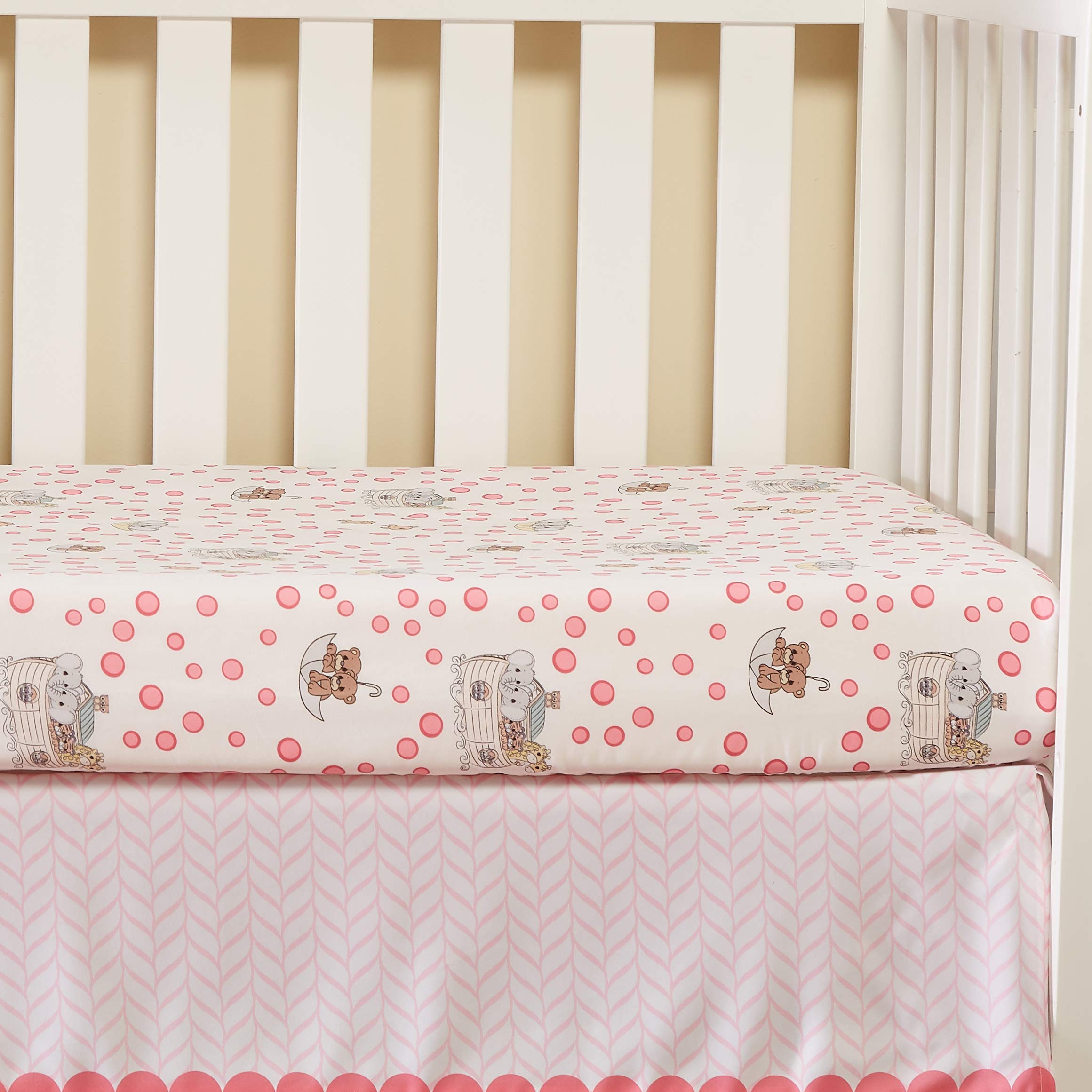 Everyday Kids Noah's Ark 8-inch deep pocket ensures a snug fit on standard cribs.