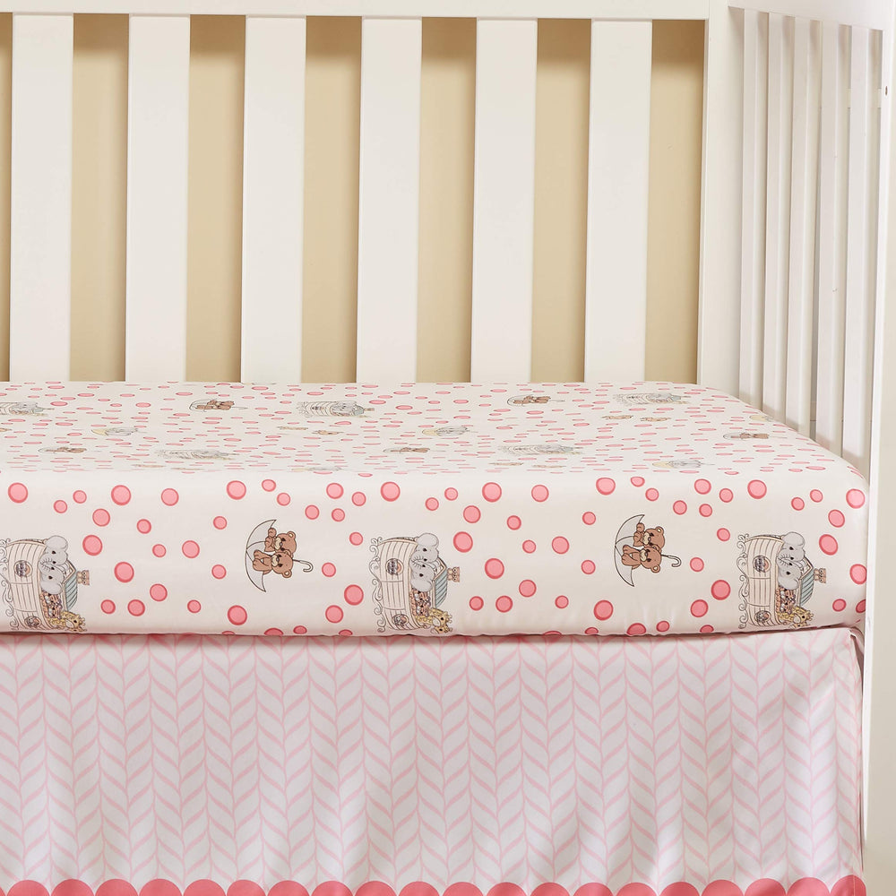 Everyday Kids Noah's Ark 8-inch deep pocket ensures a snug fit on standard cribs.