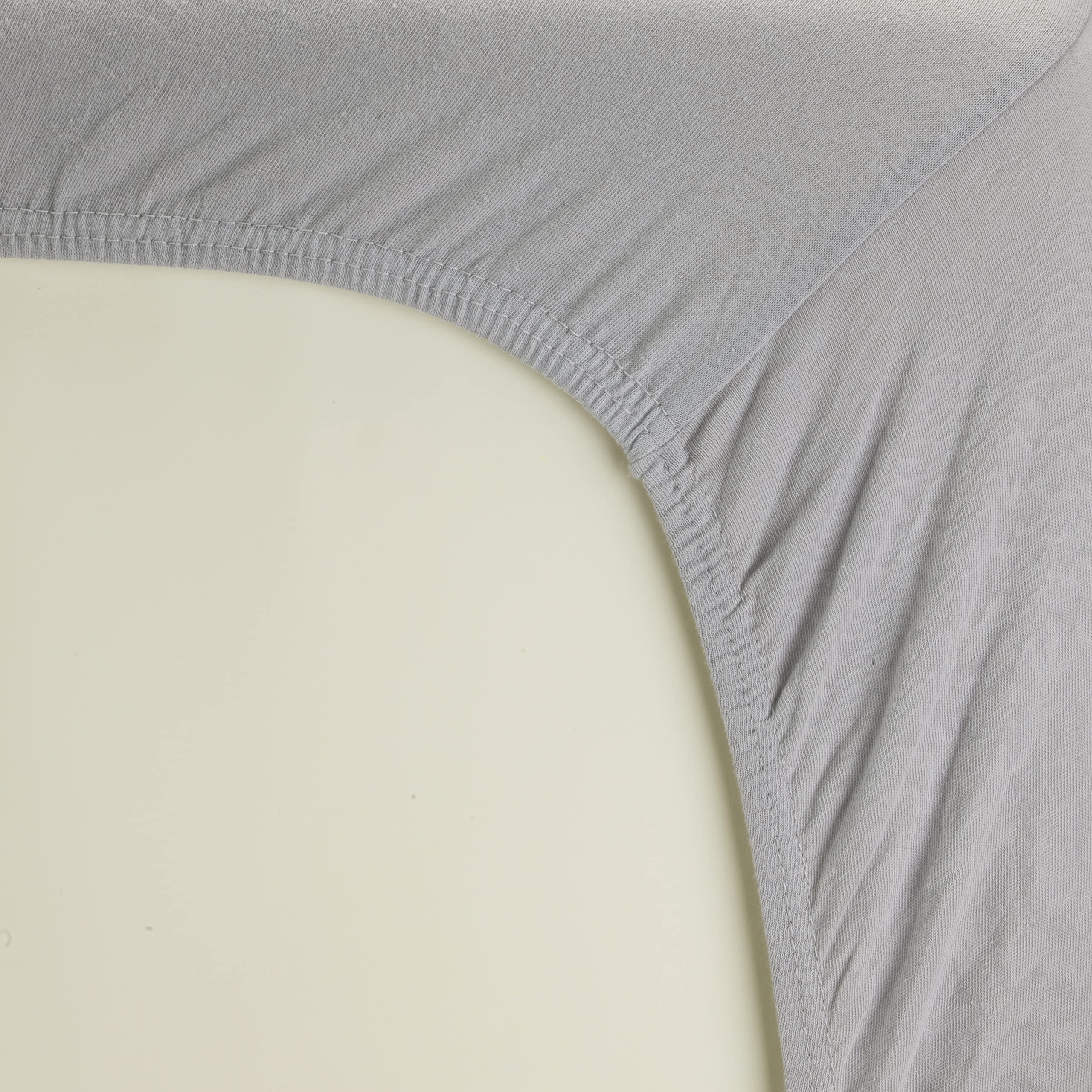 Everyday Kids blue-yellow set complements modern nurseries while offering practical night-time convenience.