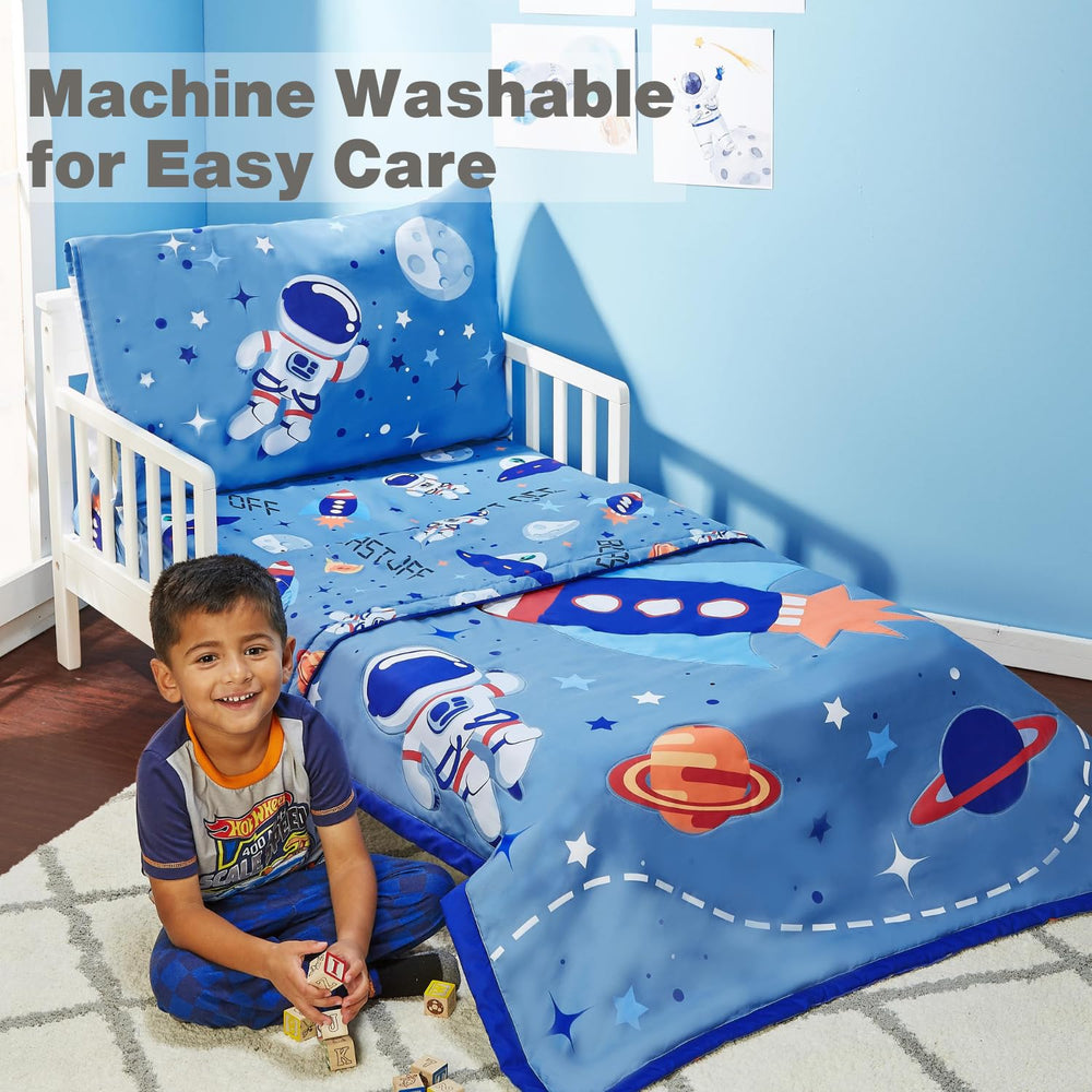 EVERYDAY KIDS outer-space adventures flat-sheet layout highlights bold colors that spark imagination.