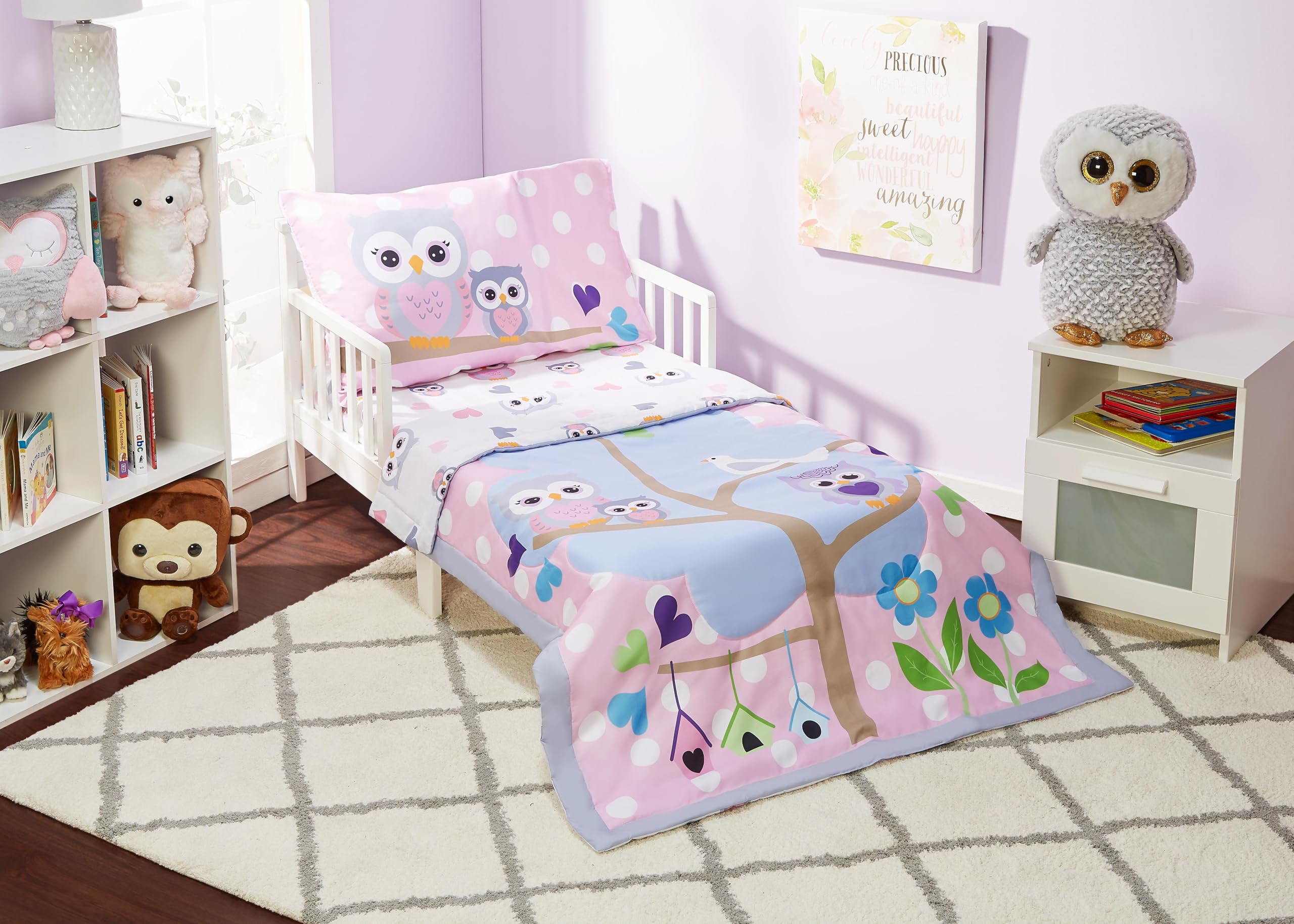Everyday Kids owls comforter in close-up showing soft cotton percale for cozy sleep