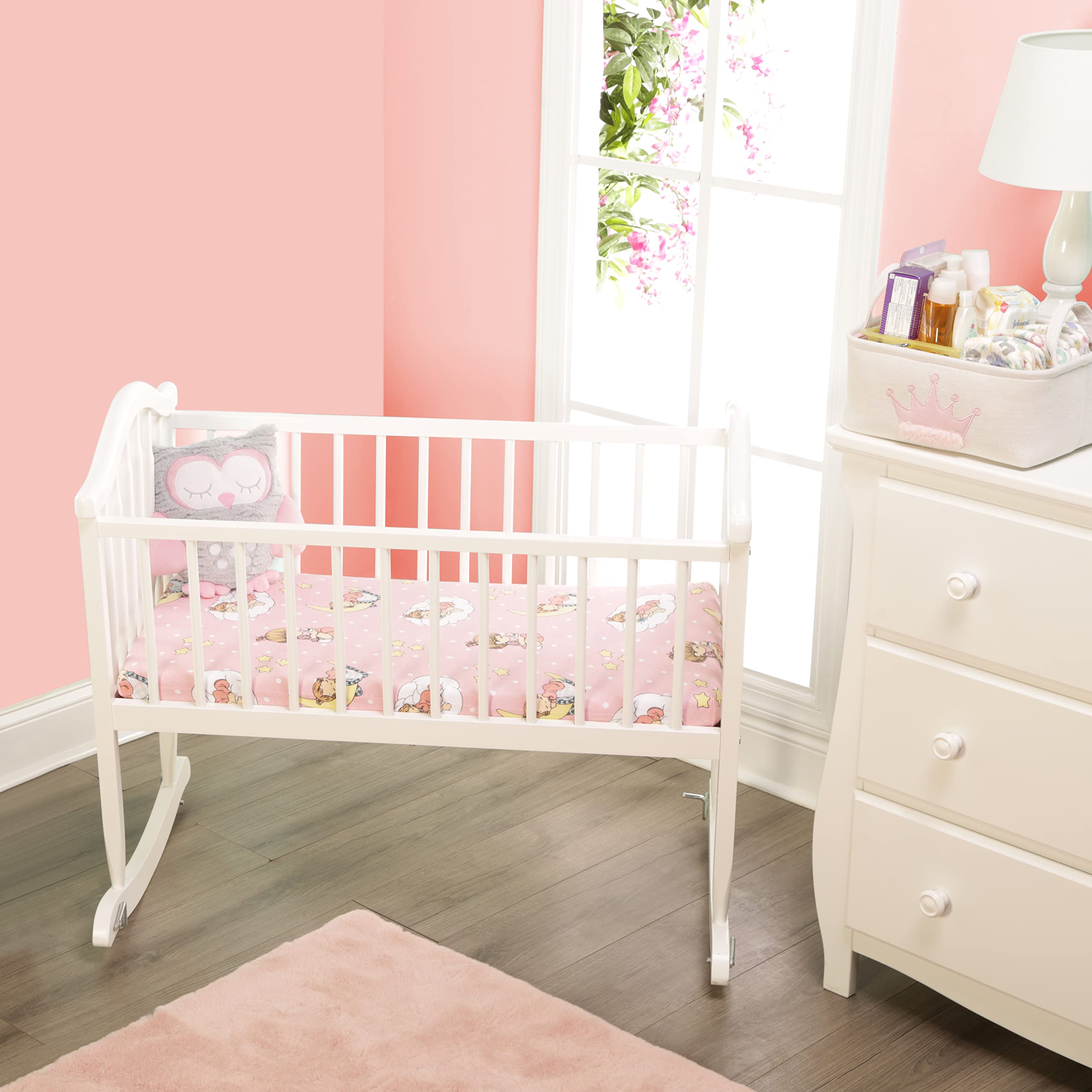 EVERYDAY KIDS Universal-fit cradle sheet secures the 18x36 bassinet