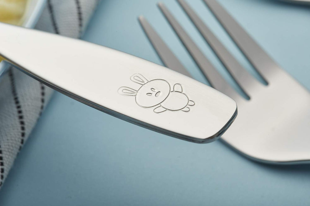 Exzact ANNOVA smooth-edge design promotes safe eating for kids