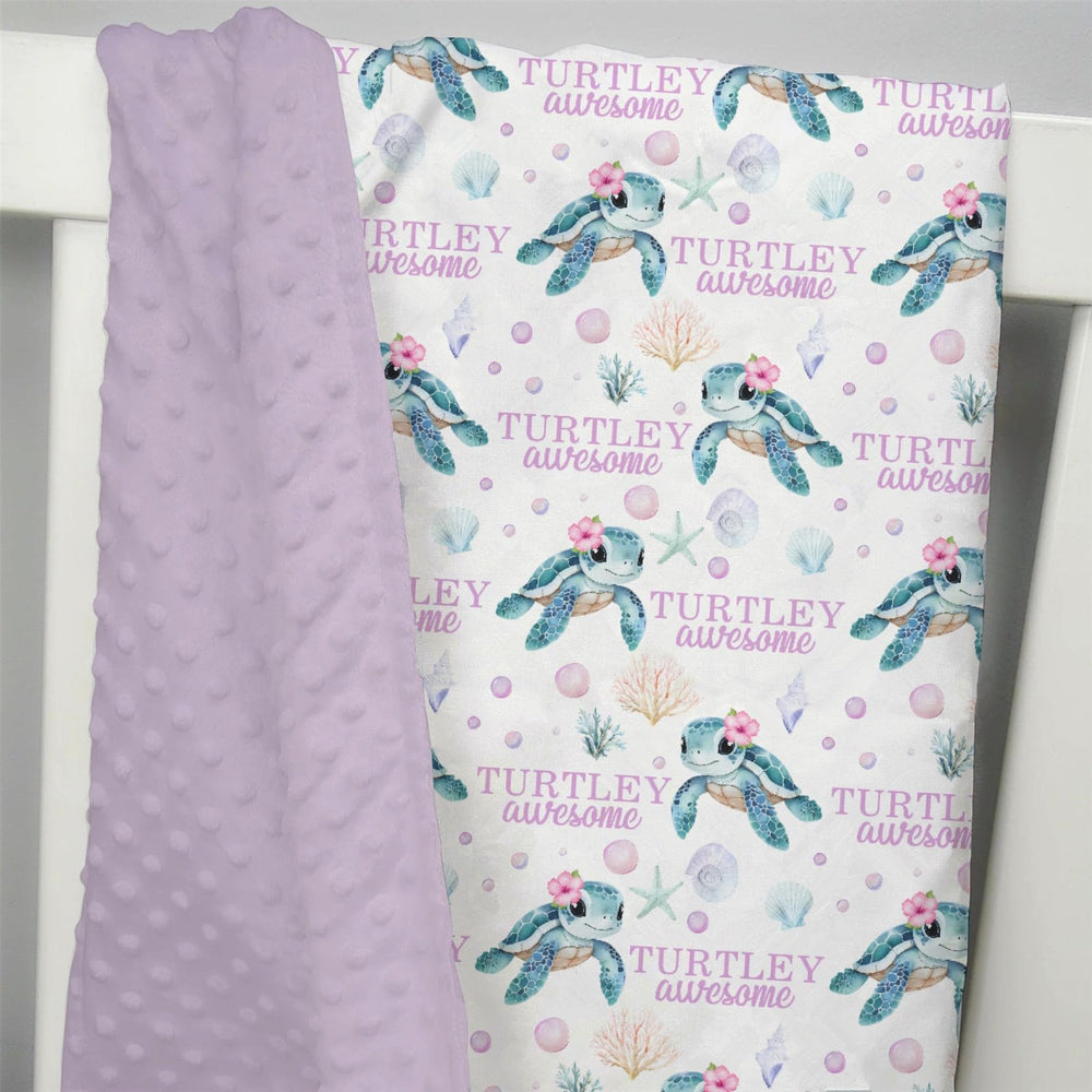 EyMzcod Mink Baby Blanket swaddle-usage image suggests year-round versatility for naps, car rides, and picnics.