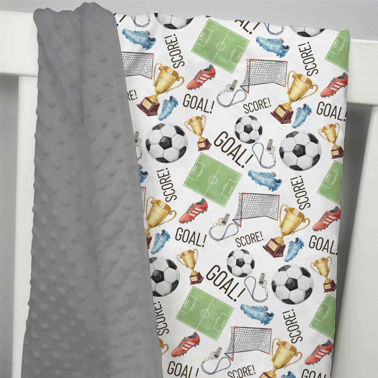 EyMzcod mink blanket nursery decor enhances a cozy, neutral sleep space.