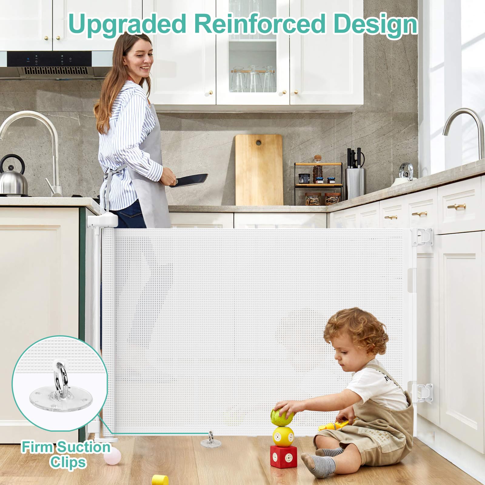 EZIGO one-handed operation gate enables easy passage while holding a child.
