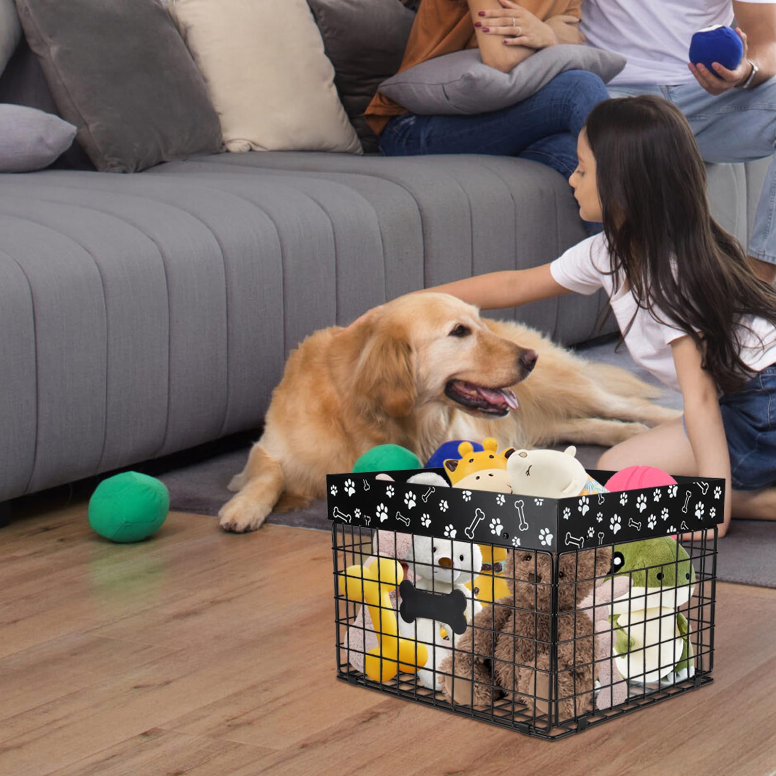 Faihats rust-resistant metal bin stays clean and odor-free.