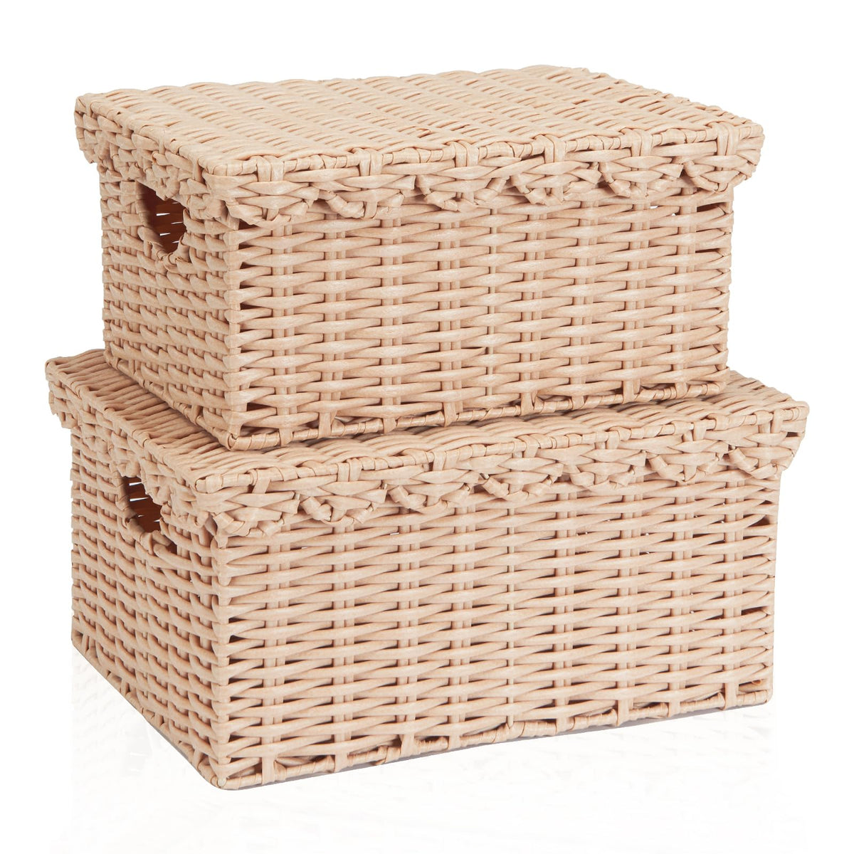 FairyHaus scalloped basket closeup highlights cream color and durable waterproof material.