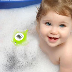 Famidoc FDTH-V0-22 displays bath temperature clearly on LCD for safe bath time decisions.