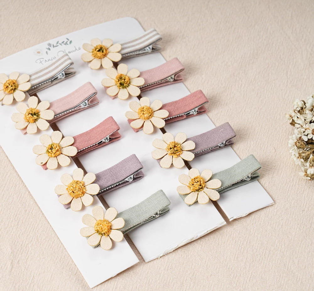 Fancy Clouds daisy clip on gift card packaging ready for gifting