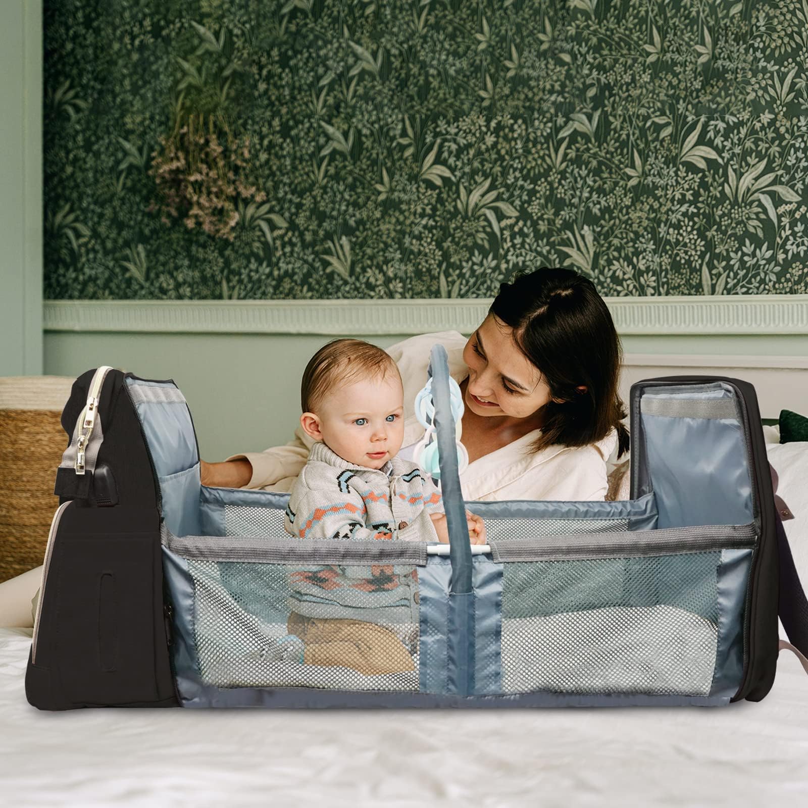 Fandiar diaper bag USB-port design for convenient on-the-go charging