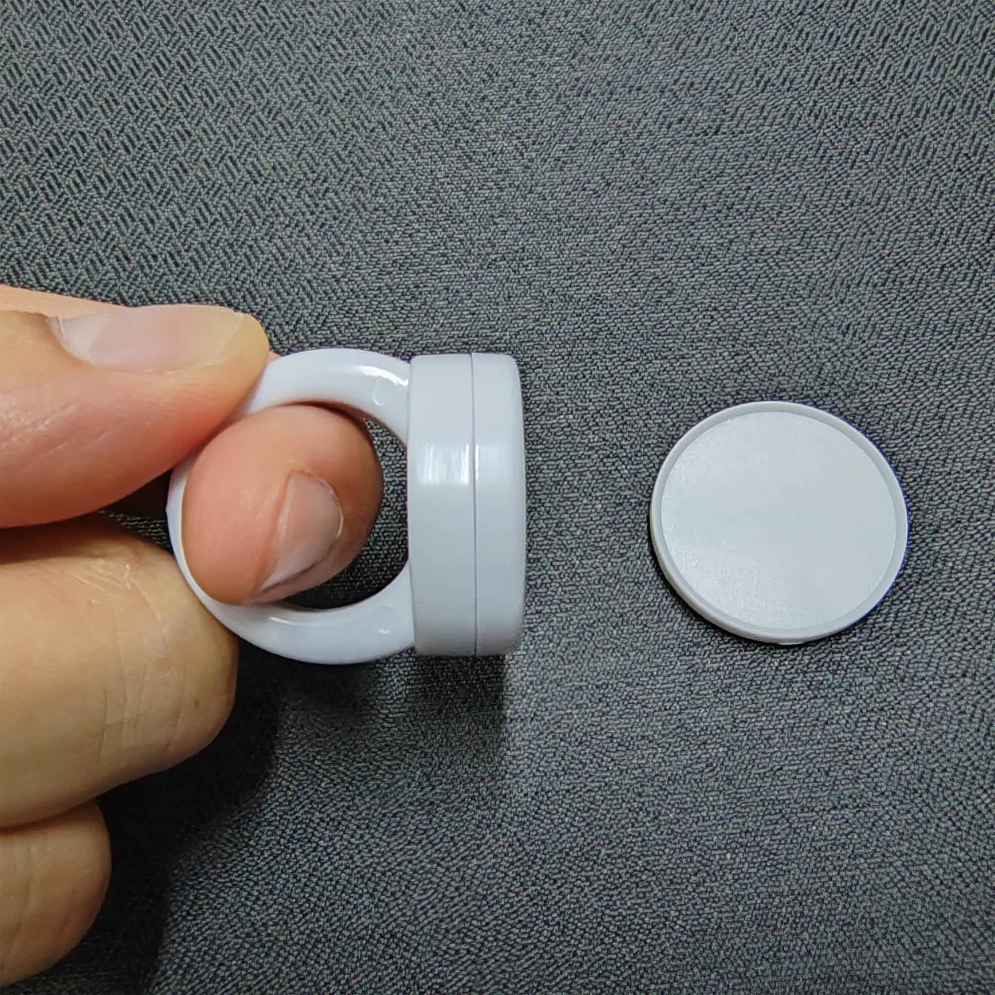 Fariita baby-proofing keyset pack—compact, clutter-free storage.