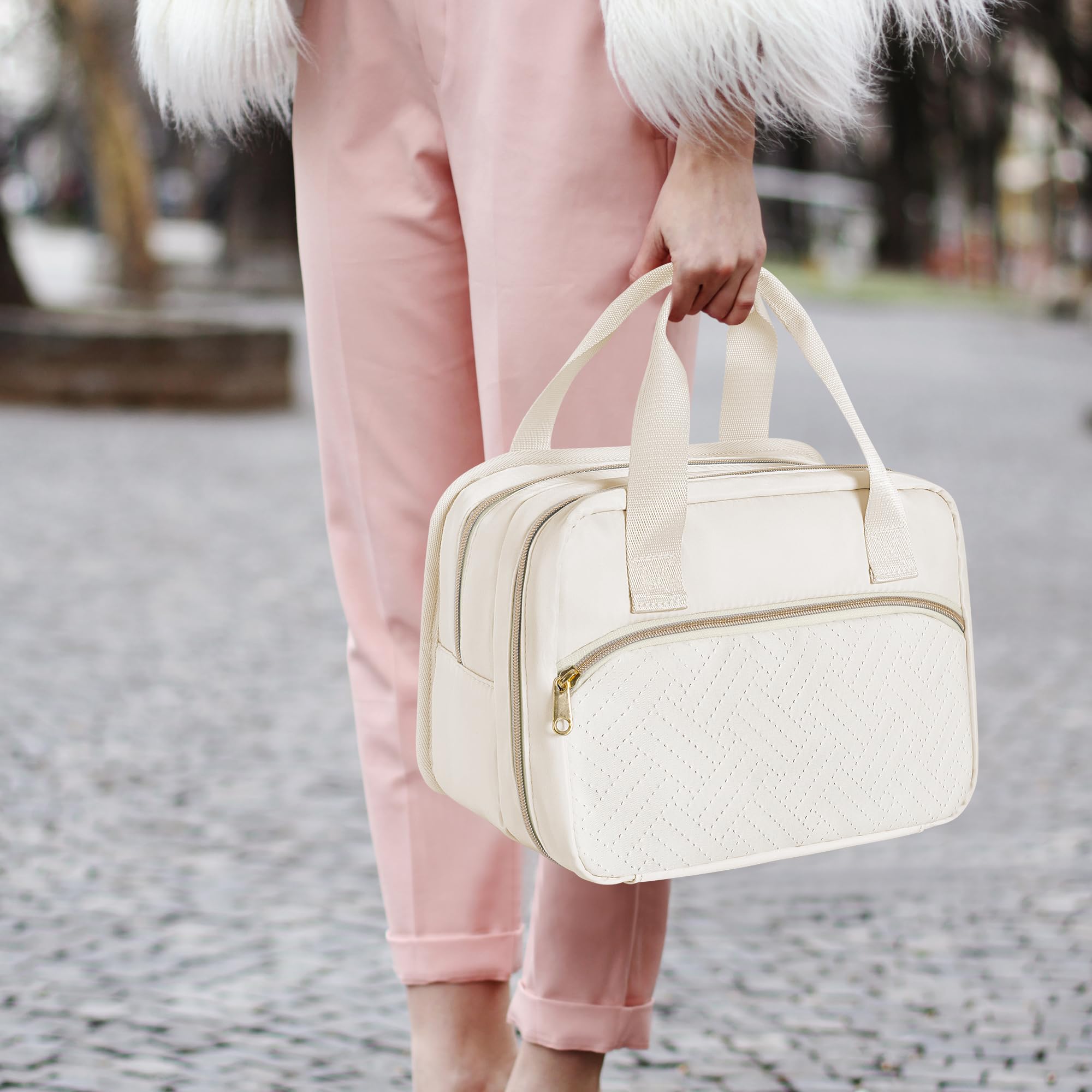 Fasrom wearable breast pump bag top handle emphasizes easy carrying.