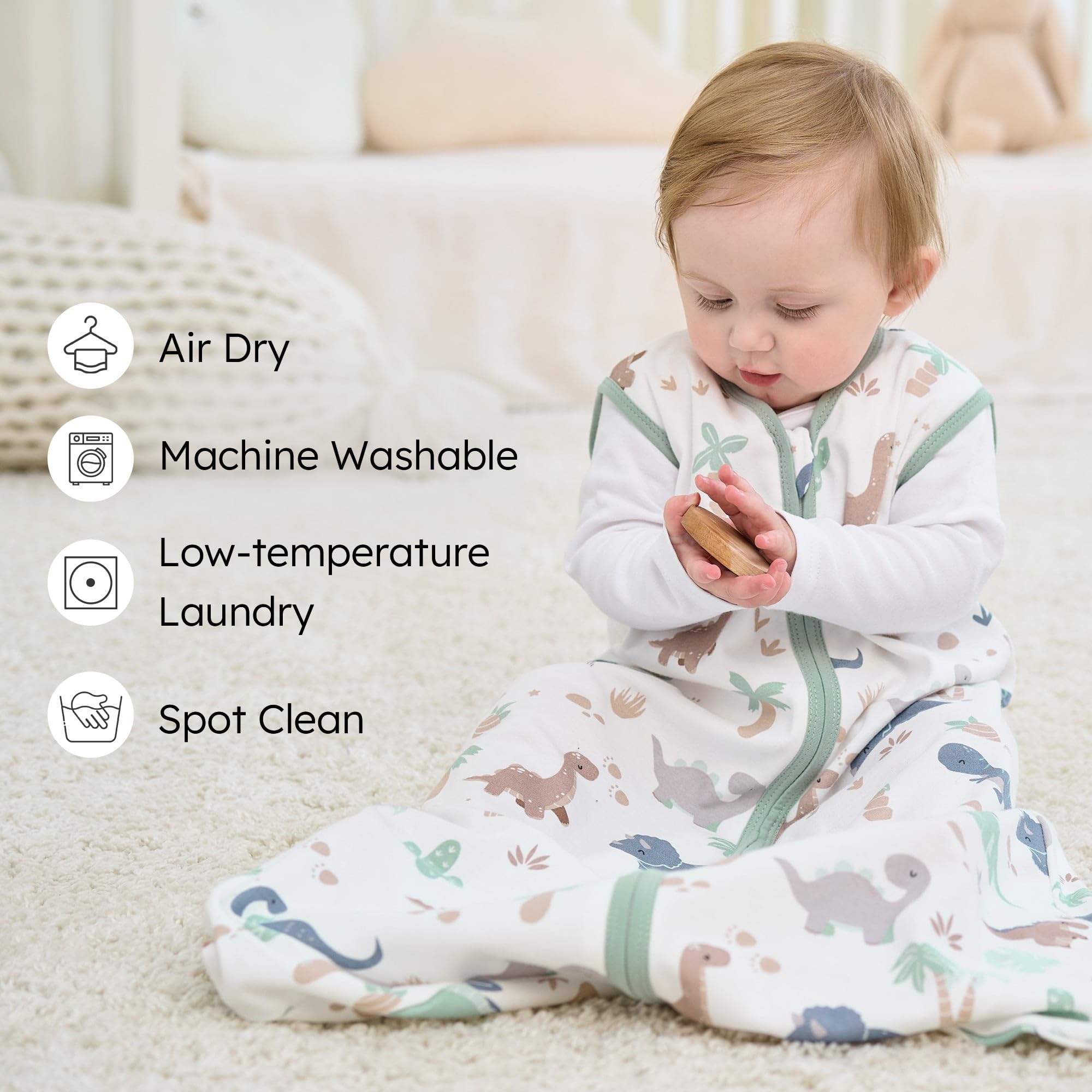 FIEMOL baby sleep sack double-zipper—easy diaper change from rear view.