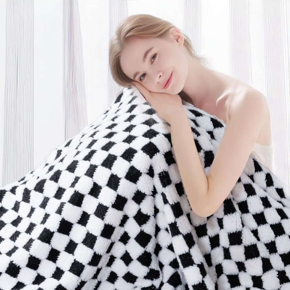 FIGEPO swaddling-use image suggests cozy wrap for newborn comfort