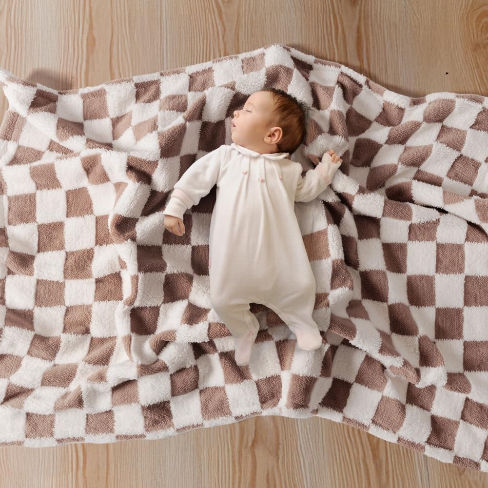 FIGEPO blanket ready for swaddling and newborn soothing at nap time.