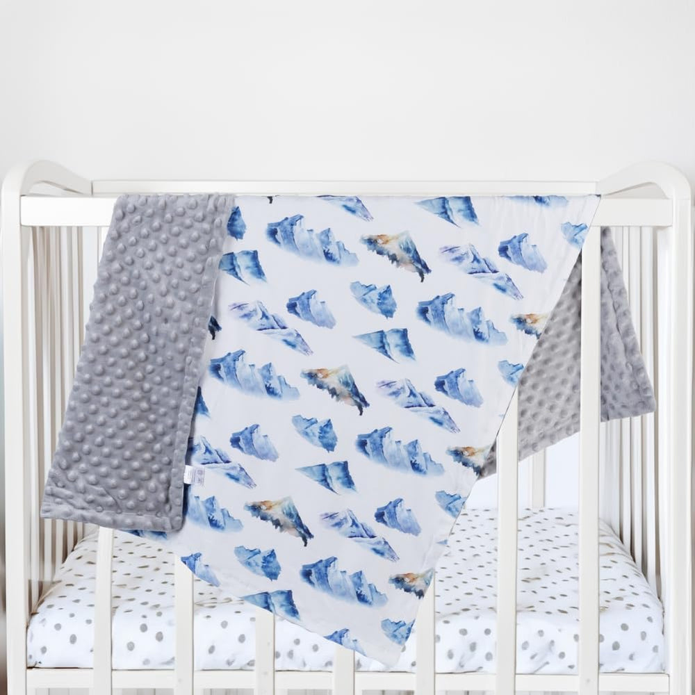 FIGEPO 30x40 inch blanket demonstrates generous size for growing babies
