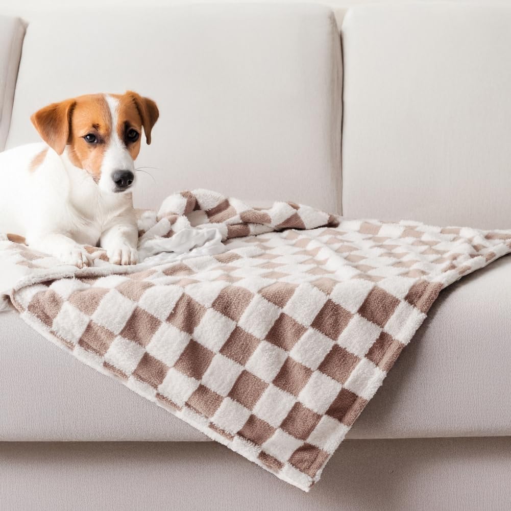 FIGEPO travel-friendly blanket folded for on-the-go use.