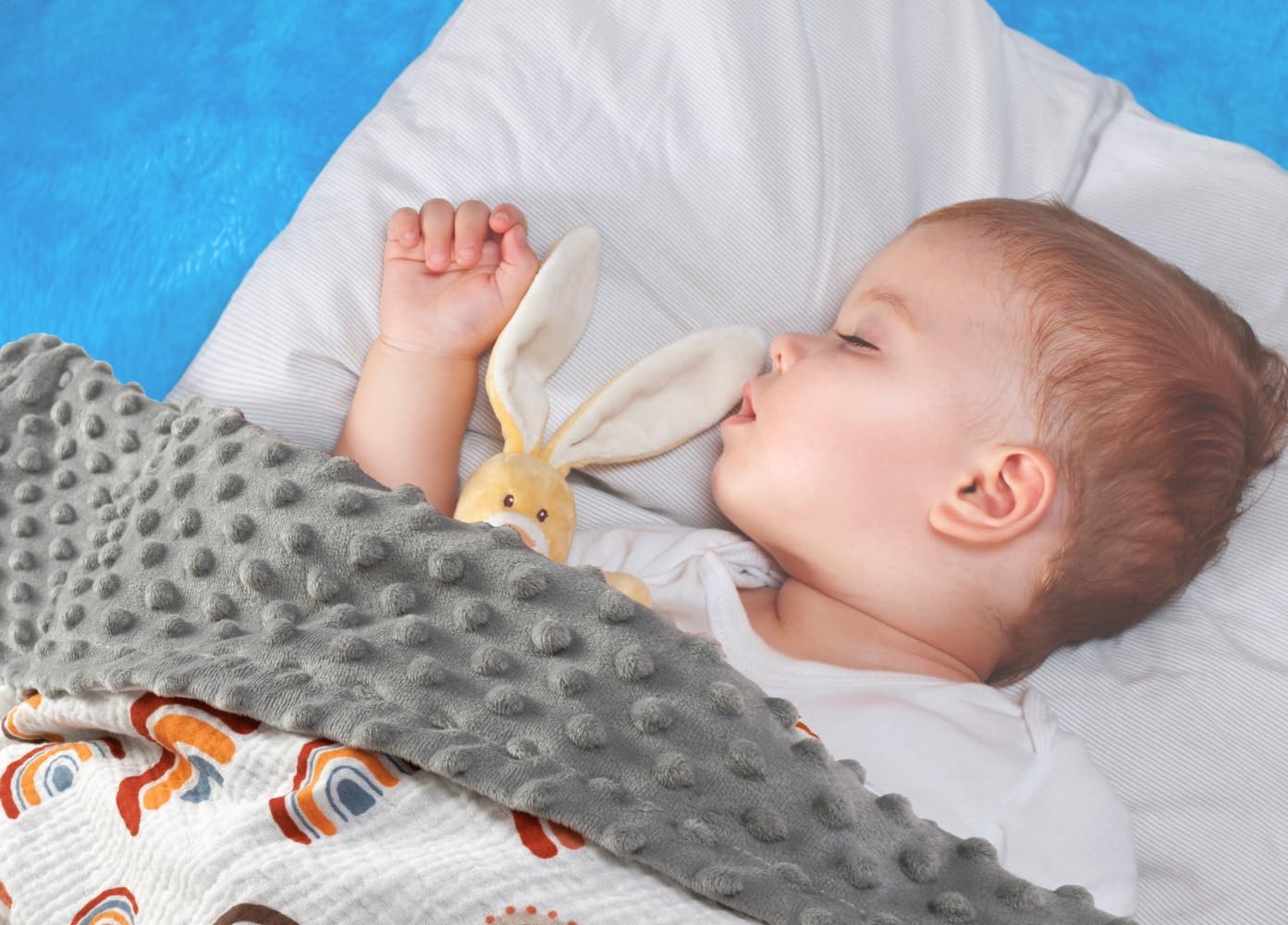 FIGEPO versatile blanket as nursing cover or changing pad