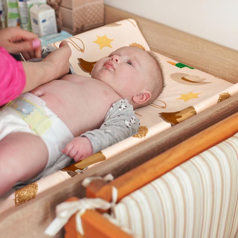 FIGEPO universal-fit crib sheet with elastic edges for easy changes