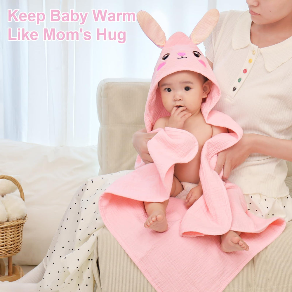 Four-layer muslin towel by FIOBEE offering high absorbency while remaining lightweight.